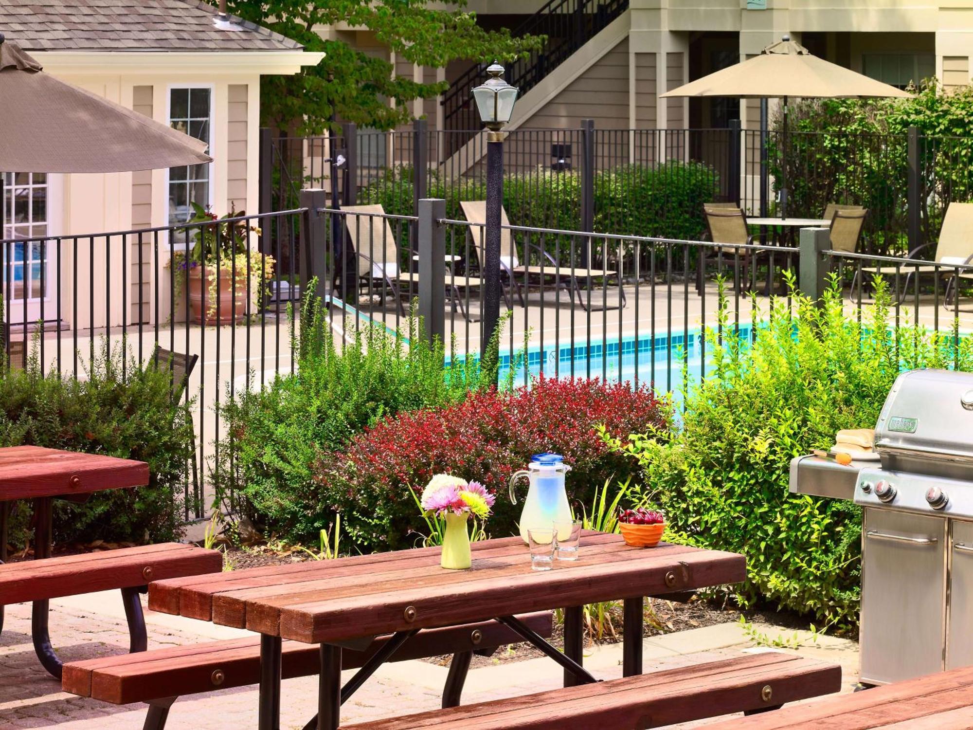 Staybridge Suites Boston - Burlington By Ihg ภายนอก รูปภาพ